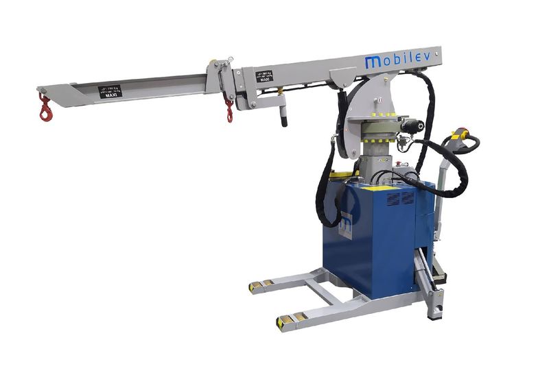 Mobilev crane with batteries