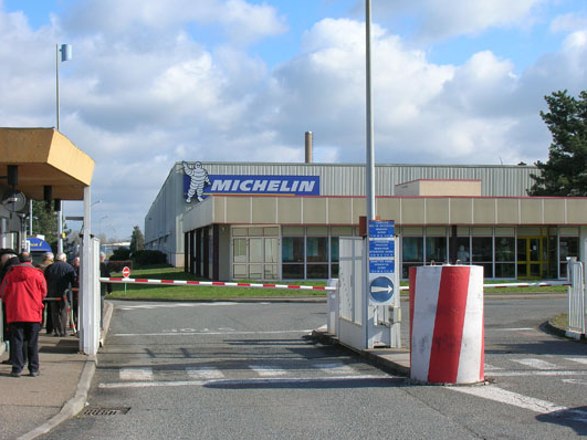 MICHELIN utilise des grues électriques Mobilev Cranes